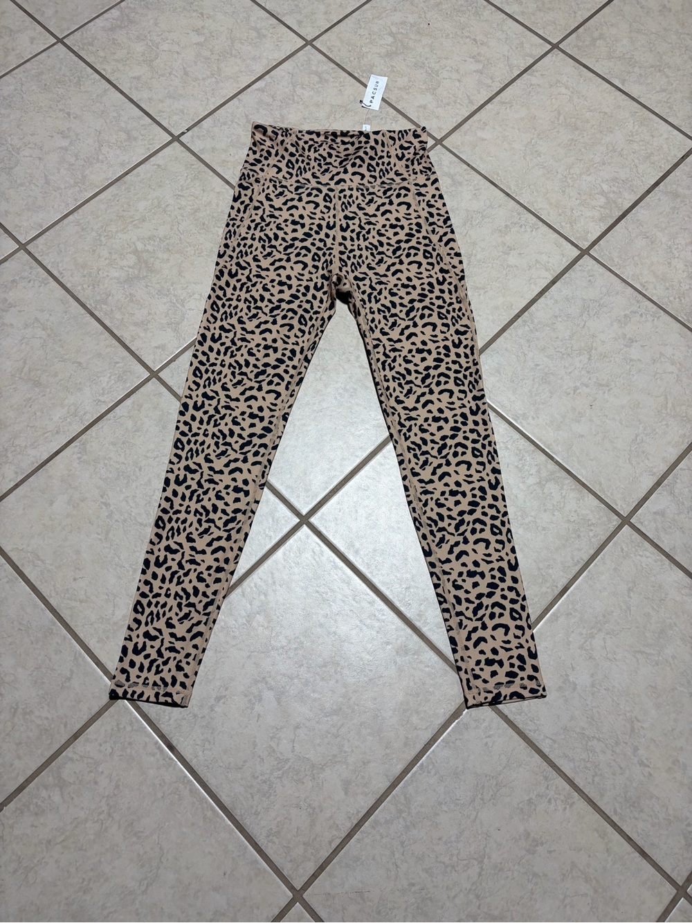 La Hearts Pacsub Tan and Black Leopard Print Leggings SZ Medium NWT